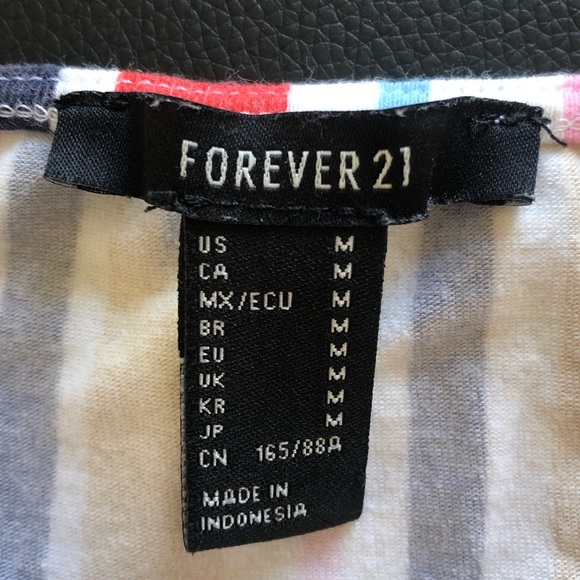 Cute crop top - Picture 3 of 3